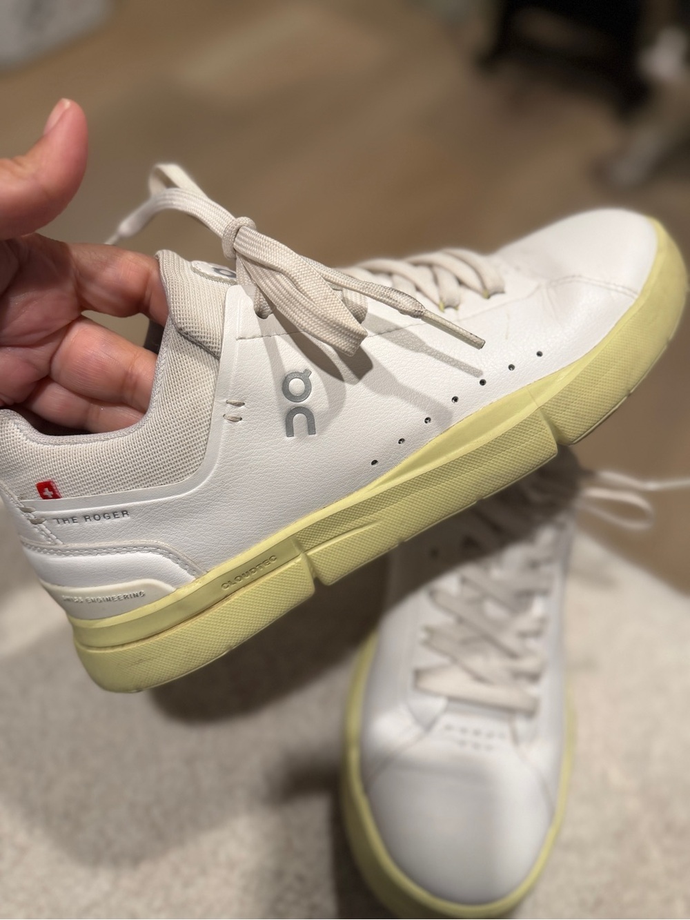 On Sneakers The Rodger Ladies 7.5